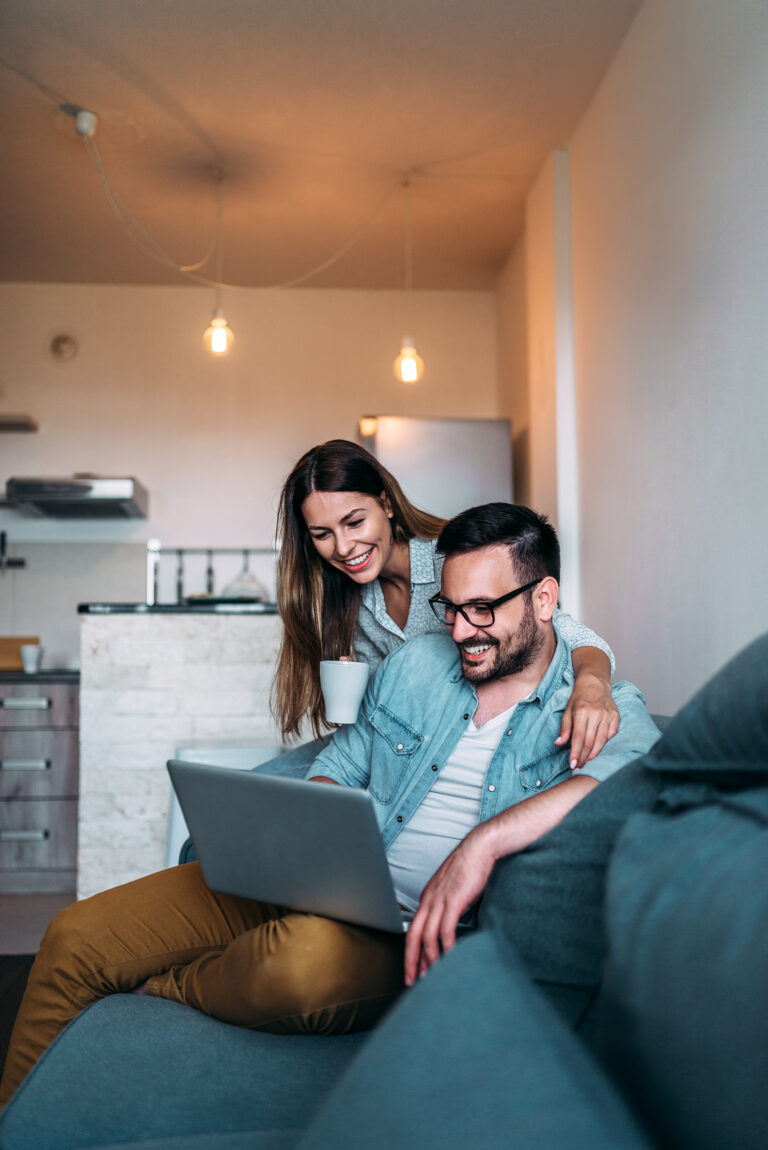 couple qui chill bien